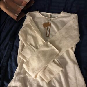 SKIMS FEATHERWEIGHT CASHMERE
LONG SLEEVE TOP size M